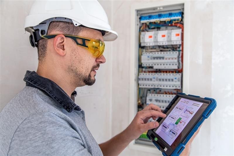 Commercial Electrical Maintenance Checklist for Business Owners